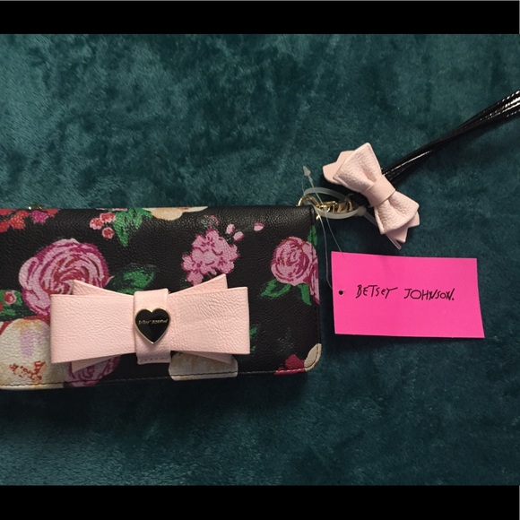 Betsey Johnson Beautiful Floral Bow Wristlet New - Picture 2 of 9